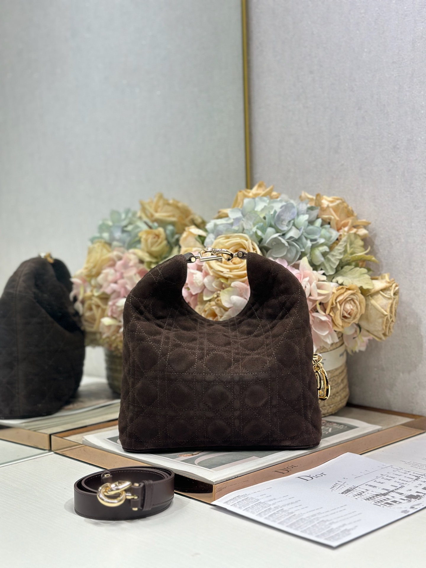 Сумка Dior коричневая с декором модель 1538