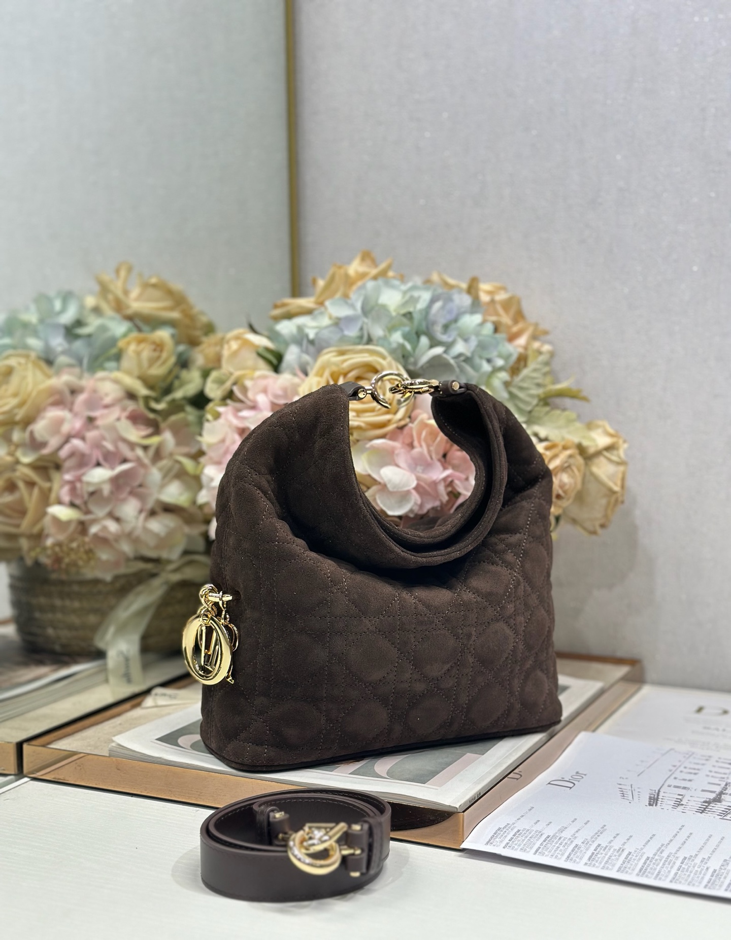 Сумка Dior коричневая с декором модель 1538