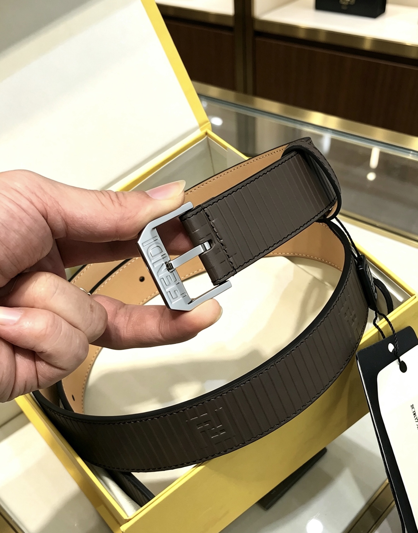 💯💯配送专柜包装 打孔针  新款 FD 宽35MM F标志造型皮带，支持NFC 字母针扣搭配标志性F，进