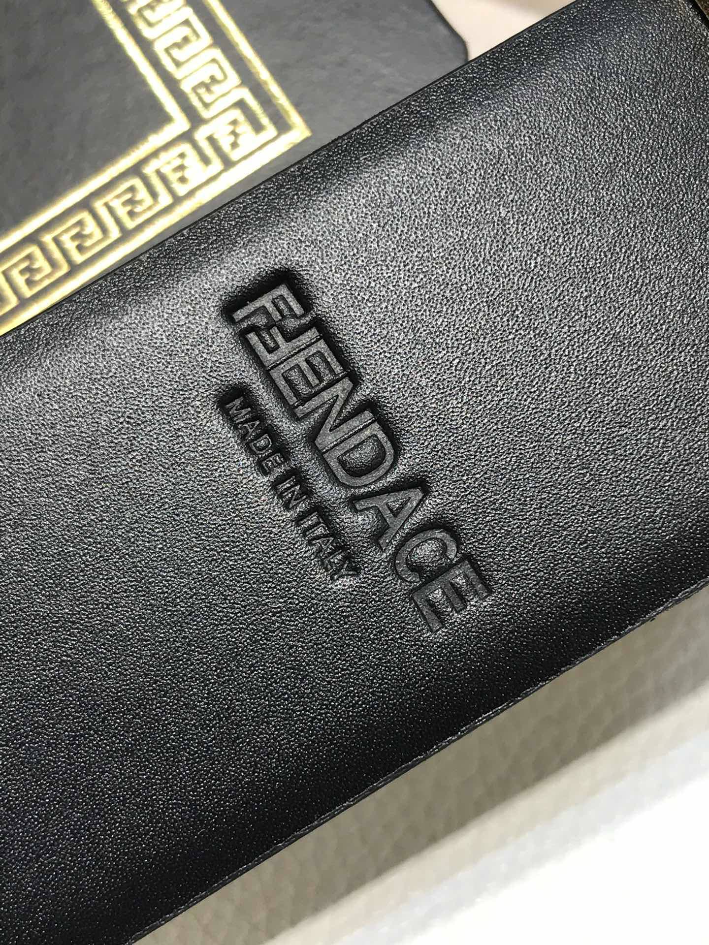 💯💯配送专柜包装 打孔针    新款 FD 宽35 MM 标志造型宽皮带，联名钉扣式美人头扣，范家原版进