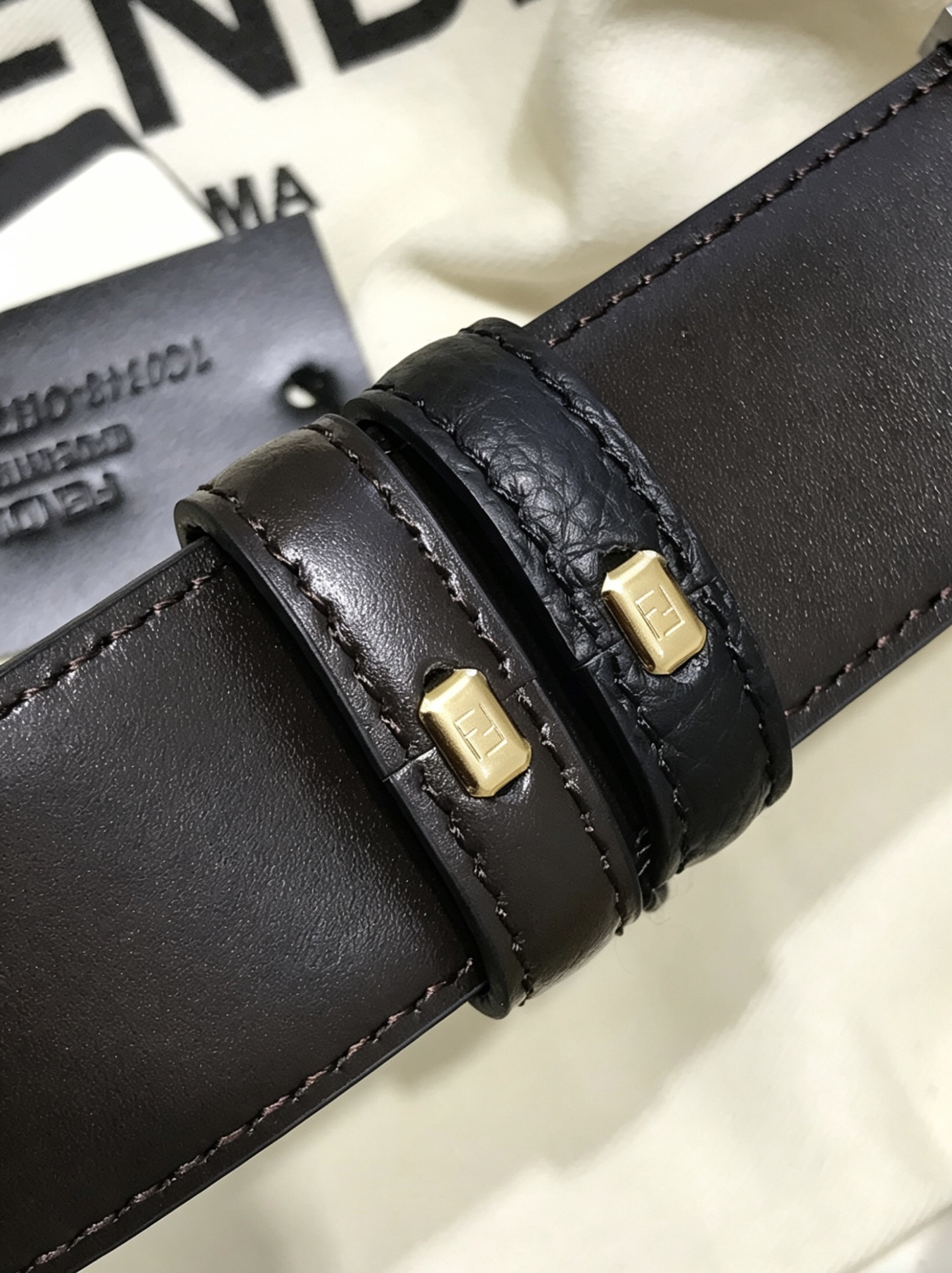 💯💯配送包装 打孔针 宽35MM  双面皮带双面精美小牛皮纹，标志性双F(發)重金属皮带扣，皮带为均码可