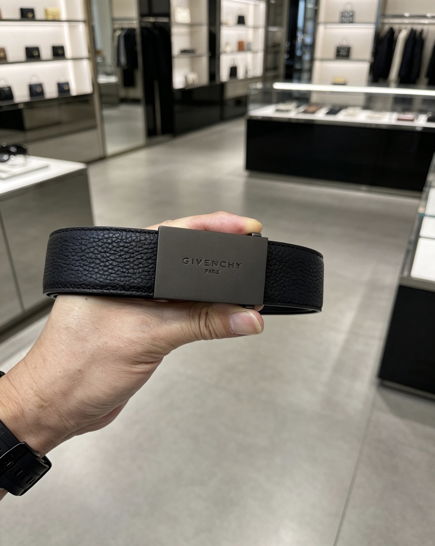 NO:860910,Original order, delivery counter packaging, punching needle, batch width 35MM, original order imported calfskin, top layer cowhide, with original order ruthenium palladium electroplated GG buckle, feel. The oil edges are almost perfect, original leather is customized, the texture is impeccable, outstanding details, high-definition real shots, genuine goods, quality assurance, belt, cowhide19860909原单 配送专柜包装 打孔针 批 宽35MM,原单进口小牛皮 头层牛皮,搭配原单钌钯电镀GG扣,手感.油边近乎完美,原产皮料定制,质感无可挑剔,出众的细节,高清实拍,货真价实,品质保证,皮带,cowhide,Belt