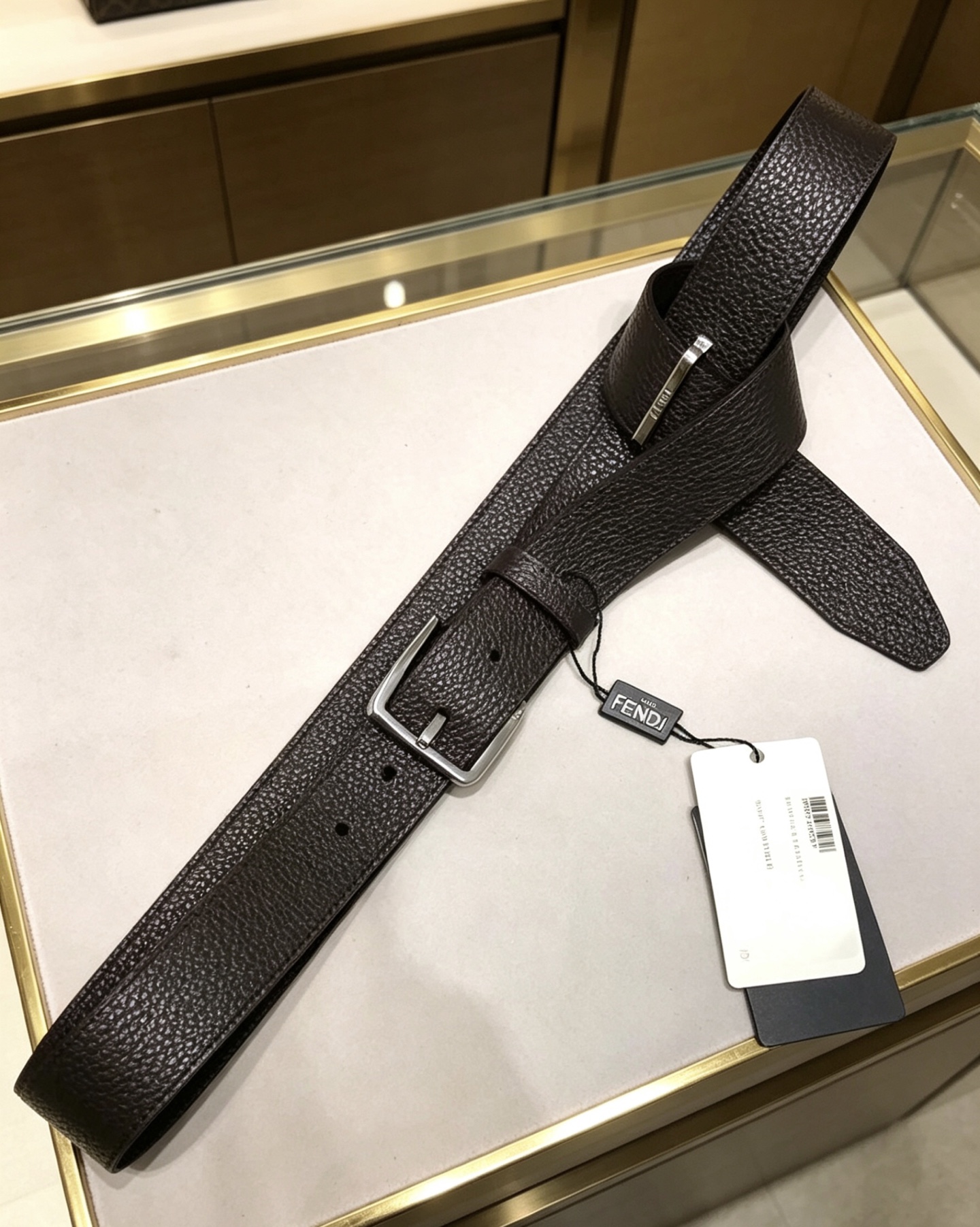 💯💯F 家 新款 宽35MM  F标志造型皮带，支持NFC针扣式钢环带扣，进口双面咖啡色荔枝纹小牛皮搭配