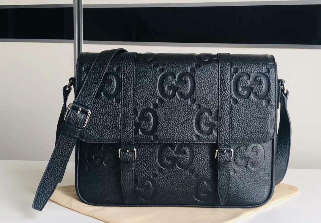 760234gucci messenger bag