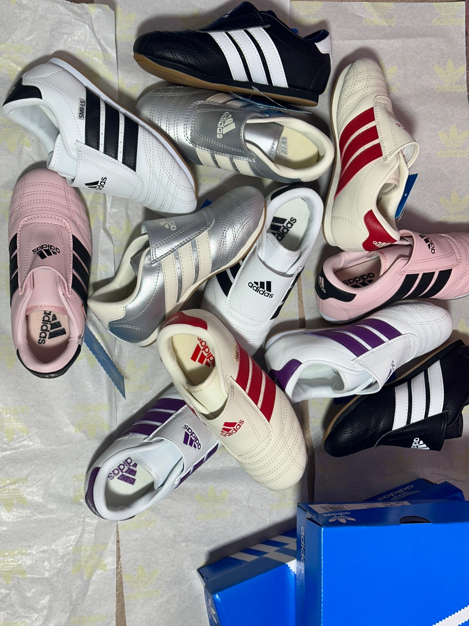 📷实拍细节–原相机直出原图 独家阿迪跆拳道童鞋新款，经典黑色🖤，永远经典的配色，随便搭配任何裤子，回头率拉满💯-选品中心