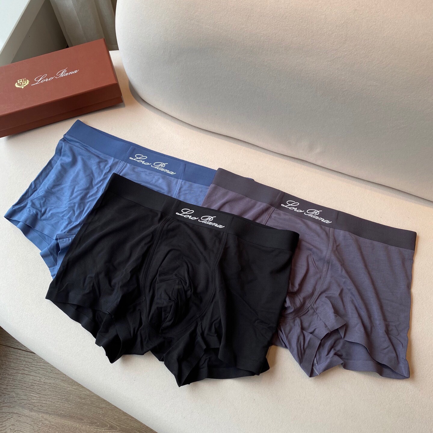 25新款现货【手感舒服到爆棚 L*P三条礼盒装内裤】面料成份,92%再生纤维素纤维 8%氨纶,清爽不粘
