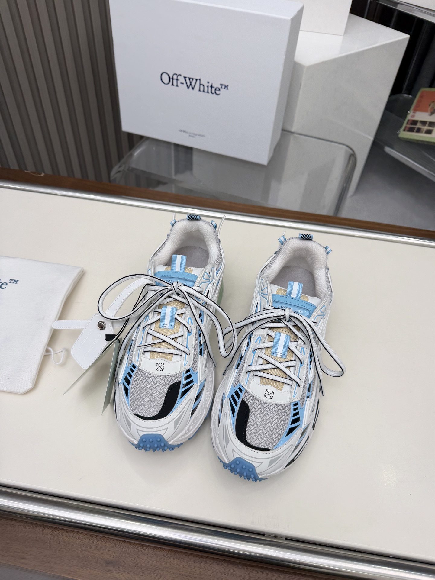 NO:711136,New colors are coming, OFF WHITE dad shoes, 11 sets of lasts on the official website. The original high-end version is developed, a variety of craftsmanship is integrated into one, suitable for any season, the shoes are light, and full of elasticity for walking and running. Outsole: IP foam original open mold outsole. Couple style women's 35-40, men's 39-46. New colors are being added one after another. The above picture must be sold, casual shoes/sports shoes, off white, sneakers19860909上新色啦,OFF WHITE老爹鞋,官网11套楦.原版开发高端版本 ,多种工艺聚一身,适合任何季节,鞋子轻,走路跑步弹力十足, 大底:IP发泡原版开模大底 情侣款女款35-40,男款39-46 新色陆续添加中,上图必卖,休闲鞋/运动鞋,off white,sneakers,Women's Shoes