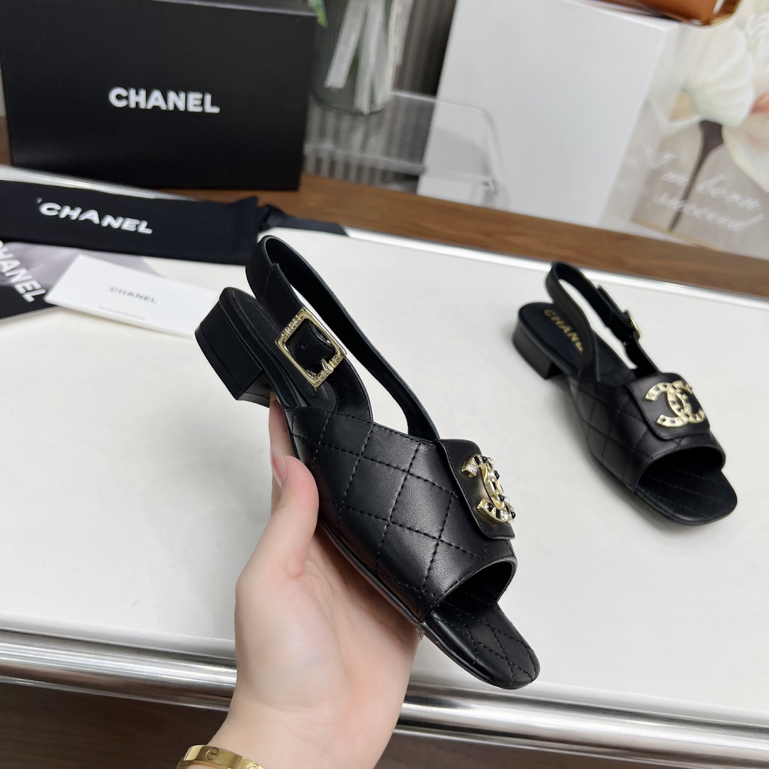 Chanel Zapatos Loafers Sandalias Hardware de oro Dermis Piel oveja Seda Colección primavera Vintage