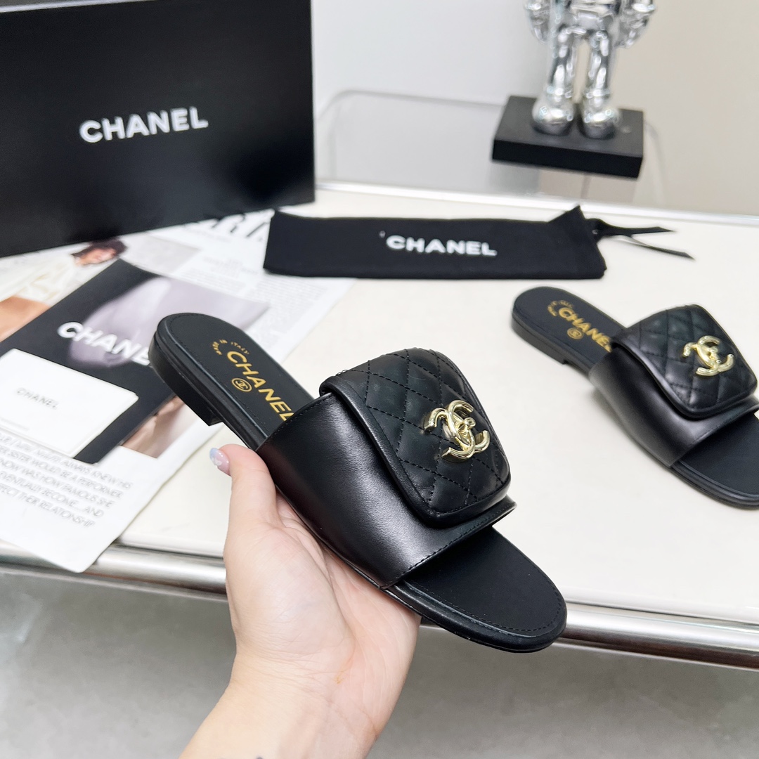 NO:258674,High-version Xiaoxiangjia single shoes CHANE*｜, big hit!  Xiaoxiang 2025a official website Chanel early spring sandals dancing shoes series new loafers full of retro style. Delicate shoe shape looks very likable, small round toe sets off the feet, giving people a kind of retro sentimental shoes of the era, new European and American catwalks, hot products 1 Original custom cowhide/sheepskin original trademark 2 Original silk sheepskin inner 3 soles: original genuine leather outsole 4 size 35-41 (40 41 custom made without return), slippers, chanel, chanel, chanel, loafers, sandals, slippers, cowhide, sheepskin, Leather soles19860909高版本小香家单鞋CHANE*｜,大爆款！小香2025a官网香奈儿早春凉鞋跳舞鞋系列新品乐福鞋满满的复古风 秀气的鞋型 看着就很讨喜,小圆头 衬托脚也变得瘦瘦的,上脚给人就是一种年代的复古情怀鞋、欧美走秀新款,爆款产品 1原版定制牛皮/羊皮原版开商标 2原版丝绸羊皮内里 3大底:原版真皮大底 4码数35-41（40 41定做不退换）,拖鞋,chanel,chanel,chanel,loafers,sandals,slippers,cowhide,sheepskin,Leather soles,Women's Shoes