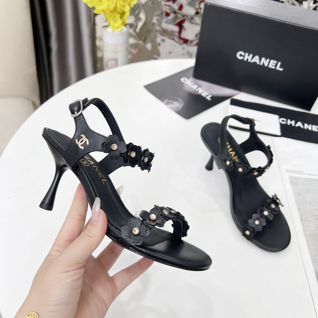 NO:258663,High-version Xiaoxiangjia single shoes CHANE*｜, big hit!  Xiaoxiang 2025a official website Chanel spring and summer sandals dancing shoes series new loafers full of retro style. Delicate shoe shape looks very likable, small round toe sets off the feet, giving people the retro sentimental shoes of the past, new European and American catwalks, hot products 1 original custom-made sheepskin/cowhide/original custom flowers 2 original sheepskin inner 3 soles: original genuine leather outsole. Heel height 7.5 cm 4 size 35-41 (40 41 custom made without return or exchange), sandals, chanel, chanel, chanel, loafers, sandals, cowhide, sheepskin, Leather soles19860909高版本小香家单鞋CHANE*｜,大爆款！小香2025a官网香奈儿春夏凉鞋跳舞鞋系列新品乐福鞋满满的复古风 秀气的鞋型 看着就很讨喜,小圆头 衬托脚也变得瘦瘦的,上脚给人就是一年代的复古情怀鞋、欧美走秀新款,爆款产品 1原版定制面羊皮/牛皮/原版定制花朵 2原版羊皮内里 3大底:原版真皮大底.跟高7.5厘米 4码数35-41（40 41定做不退换）,凉鞋,chanel,chanel,chanel,loafers,sandals,cowhide,sheepskin,Leather soles,Women's Shoes