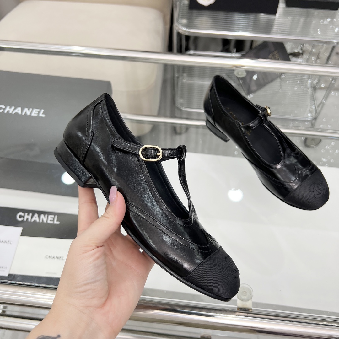 NO:441367,High-version Xiaoxiangjia single shoes CHANE*｜, big hit!  Xiaoxiang 2025 official website Chanel summer single shoes four-season dance shoes series new loafers full of retro style. Delicate shoe shape looks very likable, small round toe sets off the feet, giving people a kind of retro sentimental shoes of the era, new European and American catwalks, hot products 1 original custom sheepskin/cowhide 2 original sheepskin inner 3 soles: original genuine leather soles. 4 sizes 35-41 (40 41 custom made without return or exchange), single shoes, chanel, chanel, chanel, loafers, cowhide, sheepskin, Leather soles19860909高版本小香家单鞋CHANE*｜,大爆款！小香2025官网香奈儿夏季单鞋四季跳舞鞋系列新品乐福鞋满满的复古风 秀气的鞋型 看着就很讨喜,小圆头 衬托脚也变得瘦瘦的,上脚给人就是一种年代的复古情怀鞋、欧美走秀新款,爆款产品 1原版定制羊皮/牛皮 2原版羊皮内里 3大底:原版真皮大底. 4码数35-41（40 41定做不退换）,单鞋,chanel,chanel,chanel,loafers,cowhide,sheepskin,Leather soles,Women's Shoes