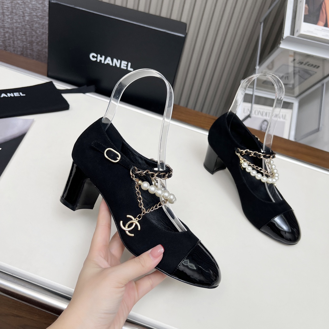 NO:481664,High-version Xiaoxiangjia single shoes CHANE*｜, big hit!  Xiaoxiang 2025 official website Chanel single shoes dancing shoes series new loafers full of retro style. Delicate shoe shape looks very likable, with a small round toe that sets off the feet and makes people look thin. The foot is a retro sentimental shoes of the past, new European and American catwalks, hot products 1 original custom-made sheepskin 2 original inner sheepskin 3 soles: original genuine leather outsole. Heel height 6 cm 4 size 35-41 (40 41 custom made without return or exchange), single shoes, chanel, chanel, chanel, loafers, sheepskin, Leather soles19860909高版本小香家单鞋CHANE*｜,大爆款！小香2025官网香奈儿单鞋跳舞鞋系列新品乐福鞋满满的复古风 秀气的鞋型 看着就很讨喜,小圆头 衬托脚也变得瘦瘦的,上脚给人就是一年代的复古情怀鞋、欧美走秀新款,爆款产品 1原版定制面羊皮 2原版内里羊皮 3大底:原版真皮大底.跟高6厘米 4码数35-41（40 41定做不退换）,单鞋,chanel,chanel,chanel,loafers,sheepskin,Leather soles,Women's Shoes