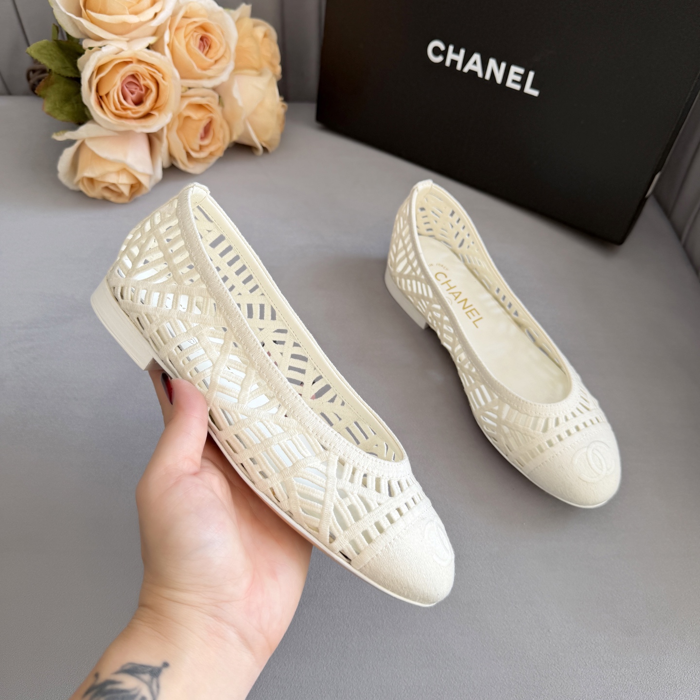 NO:682600,High version of Xiaoxiangjia shoes CHANE*｜, a big hit!  Xiaoxiang 2025 official website Chanel autumn and winter autumn shoes for all seasons, the new series of loafers are full of retro style and delicate shoe shape. They look very pleasing to the eye. The small round toe makes the feet thinner, and the upper feet give people a kind of retro feeling shoes of the era. New models from European and American catwalks. Popular products look beautiful when worn on the legs. Series of shoes 1 original custom knitted surface 2 original sheepskin lining 3 outsole: original genuine leather outsole.  4 code number 35-41 (40 41 customized, non-returnable), single shoes, chanel, chanel, chanel, loafers, sheepskin, Leather soles19860909高版本小香家单鞋CHANE*｜,大爆款！小香2025官网香奈儿秋冬秋鞋四季单鞋,系列新品乐福鞋满满的复古风 秀气的鞋型 看着就很讨喜,小圆头衬托脚也变得瘦瘦的,上脚给人就是一种年代的复古情怀鞋、欧美走秀新款,爆款产品穿起来美腿.系列单鞋 1原版定制编制面 2原版羊皮内里 3大底:原板真皮大底. 4码数35-41（40 41定做不退换）,单鞋,chanel,chanel,chanel,loafers,sheepskin,Leather soles,Women's Shoes