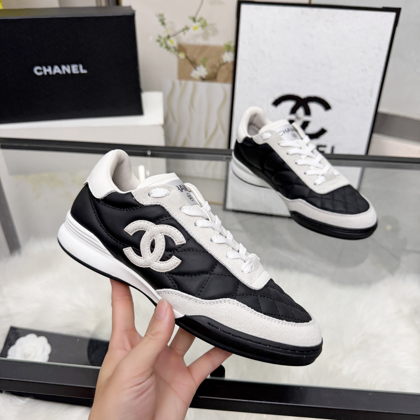 NO:788455,High version of Xiaoxiangjia casual shoes CHANE*｜, a big hit!  Xiaoxiang 2026 official website Chanel casual shoes for all seasons, the new series of loafers are full of retro style. The delicate shoe shape is very pleasing to look at, the small round toe makes the feet thinner, and the upper foot gives people a kind of retro feeling shoes of the era. New models for European and American catwalks. Hot products. It looks beautiful when worn on the legs. 1. Original custom-made sheepskin/cow suede/cowhide original molded hardware buckle 2. Original silk sheepskin lining/insole  3 outsole: original molded outsole, 4 sizes 35-41 (40 41 customized, non-returnable), casual shoes/sports shoes, chanel, chanel, chanel, loafers, sneakers, cowhide, sheepskin19860909高版本小香家休闲鞋单鞋CHANE*｜,大爆款！小香2026官网香奈儿四季休闲鞋,系列新品乐福鞋满满的复古风 秀气的鞋型 看着就很讨喜,小圆头 衬托脚也变得瘦瘦的,上脚给人就是一种年代的复古情怀鞋、欧美走秀新款,爆款产品.穿起来美腿, 1原版定制羊皮/牛反绒皮/牛皮原版开模五金扣 2原版丝绸羊皮内里/鞋垫 3大底:原版开模成型大底 4码数35-41（40 41定做不退换）,休闲鞋/运动鞋,chanel,chanel,chanel,loafers,sneakers,cowhide,sheepskin,Women's Shoes