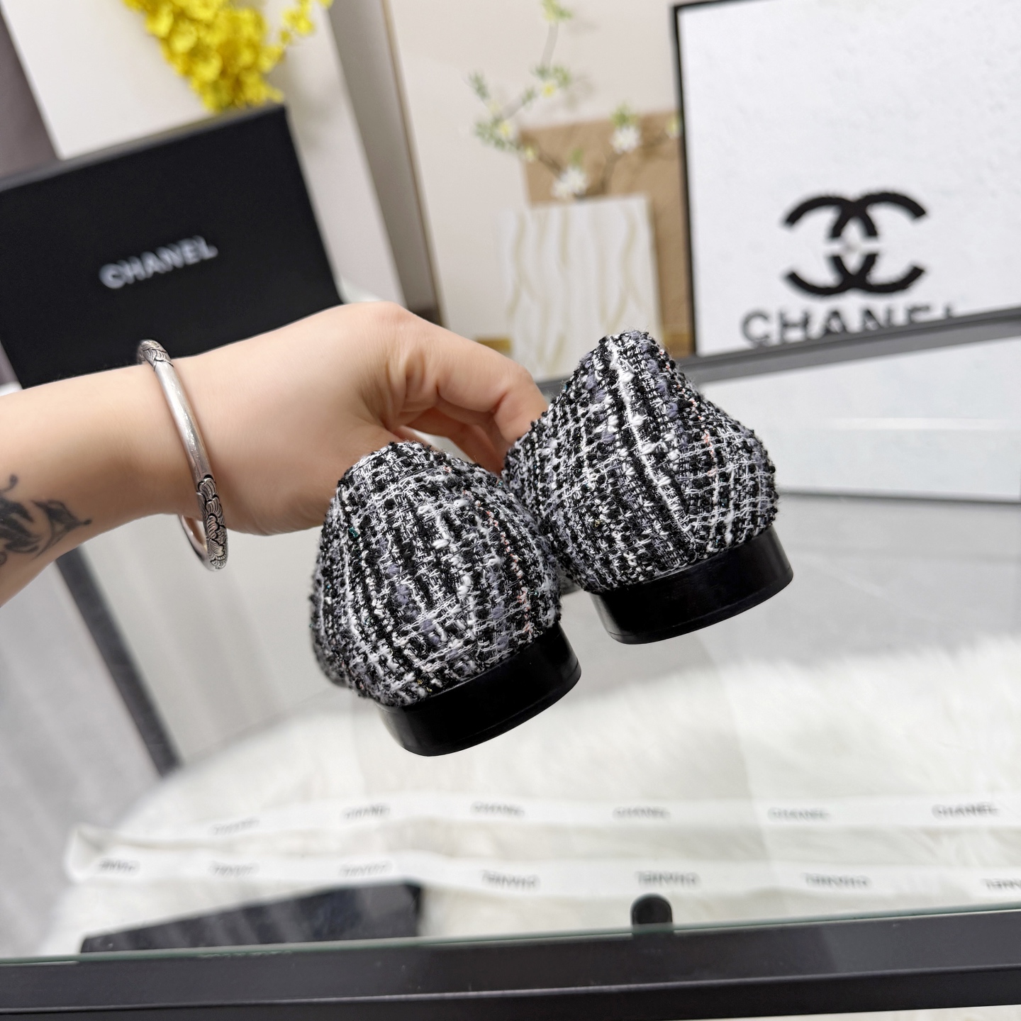 Chanel Style Leather Women's Shoes Women's Shoes Women's Shoes detail image 8 from source 784136