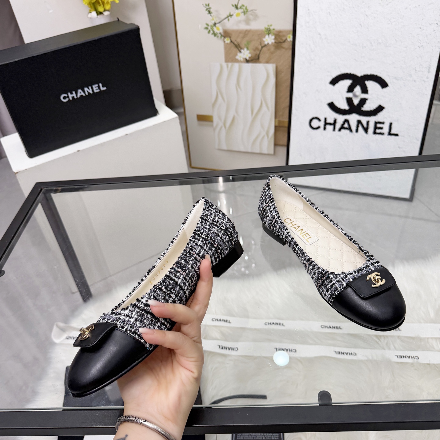 Chanel Style Leather Women's Shoes Women's Shoes Women's Shoes detail image 2 from source 784136