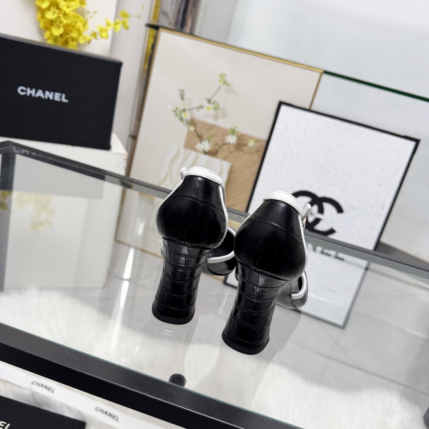 Chanel Style Beige Leather Women's Shoes Women's Shoes Women's Shoes detail image 3 from source 784192