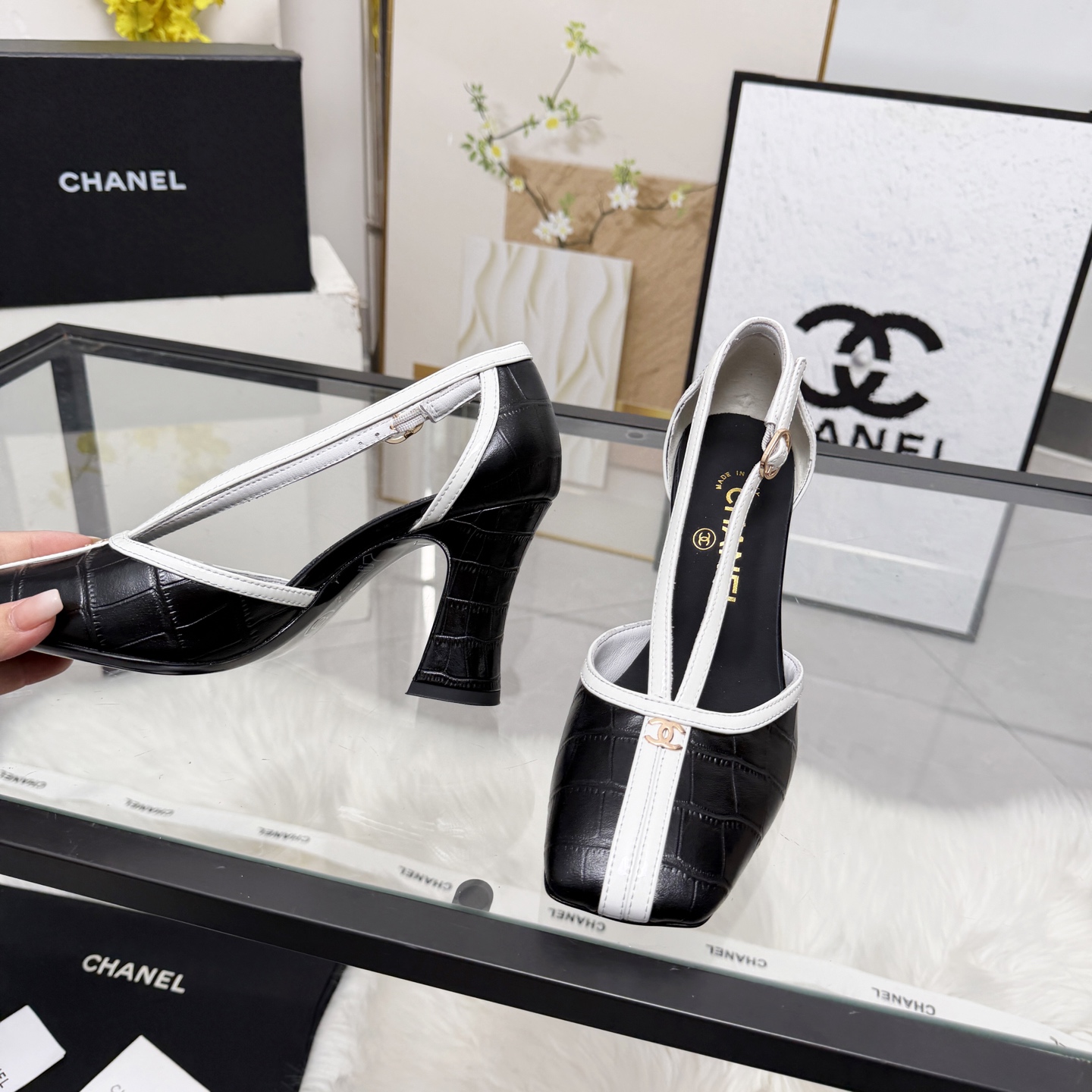 Chanel Style Beige Leather Women's Shoes Women's Shoes Women's Shoes detail image 2 from source 784192