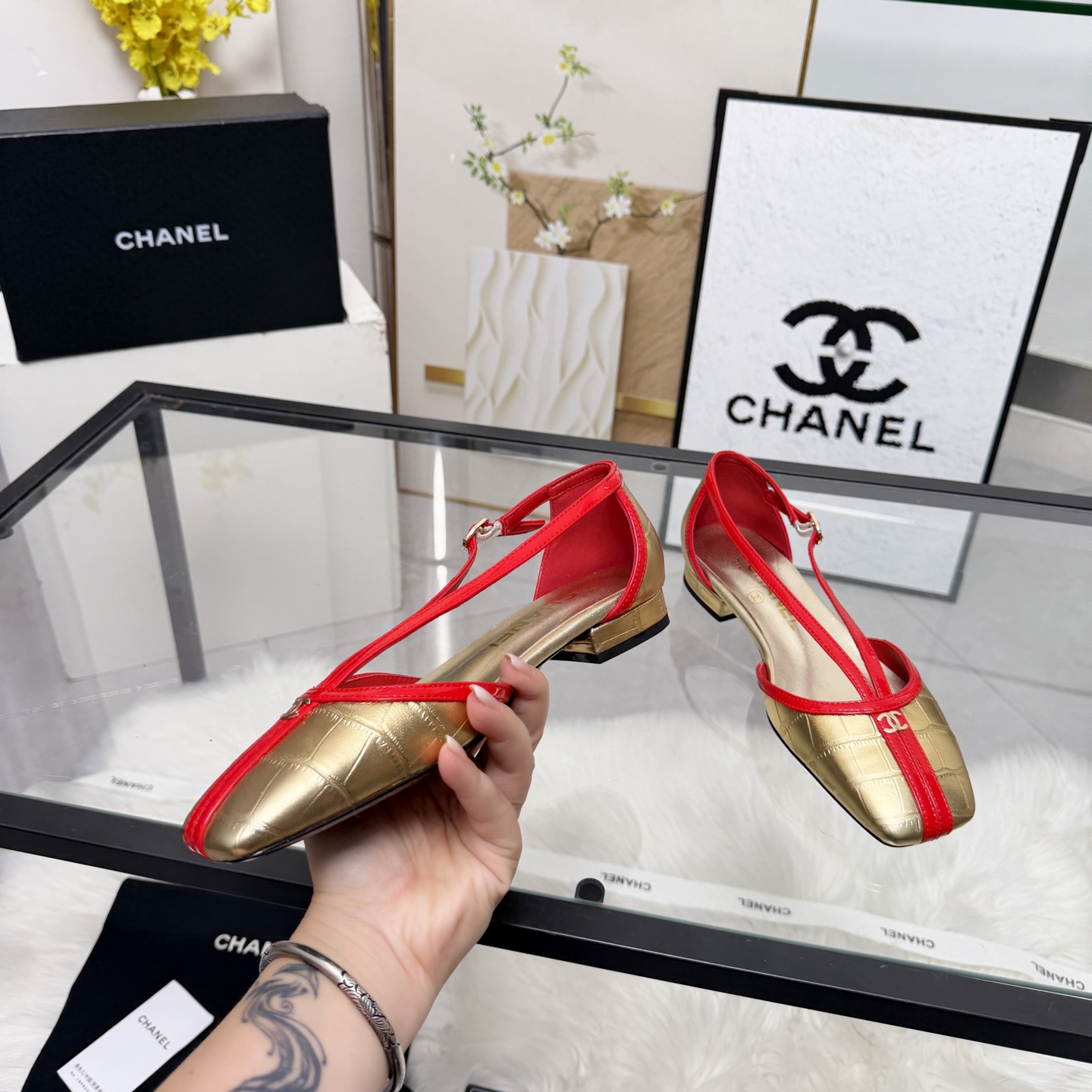 Chanel Style Leather Women's Shoes Women's Shoes Women's Shoes detail image 2 from source 784197