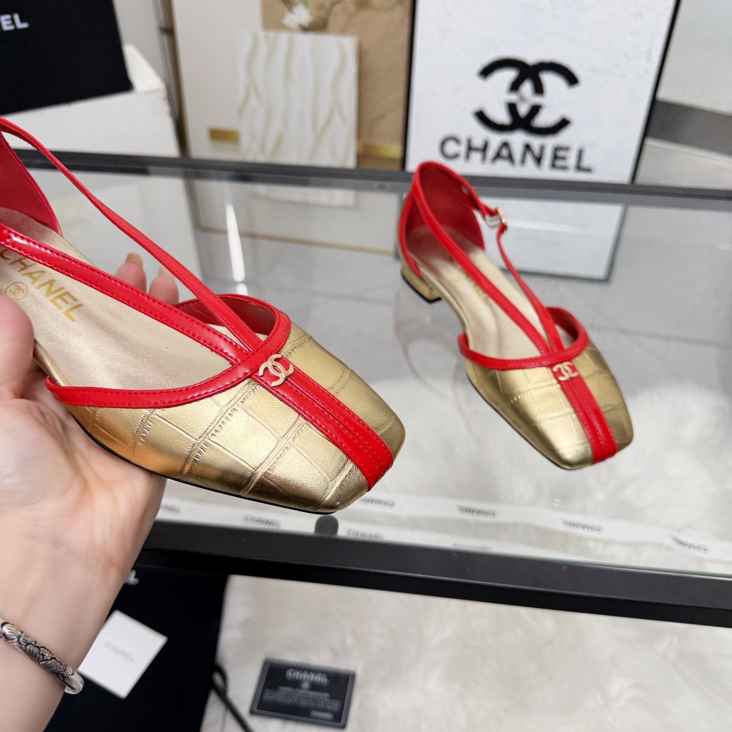 Chanel Style Leather Women's Shoes Women's Shoes Women's Shoes detail image 3 from source 784197