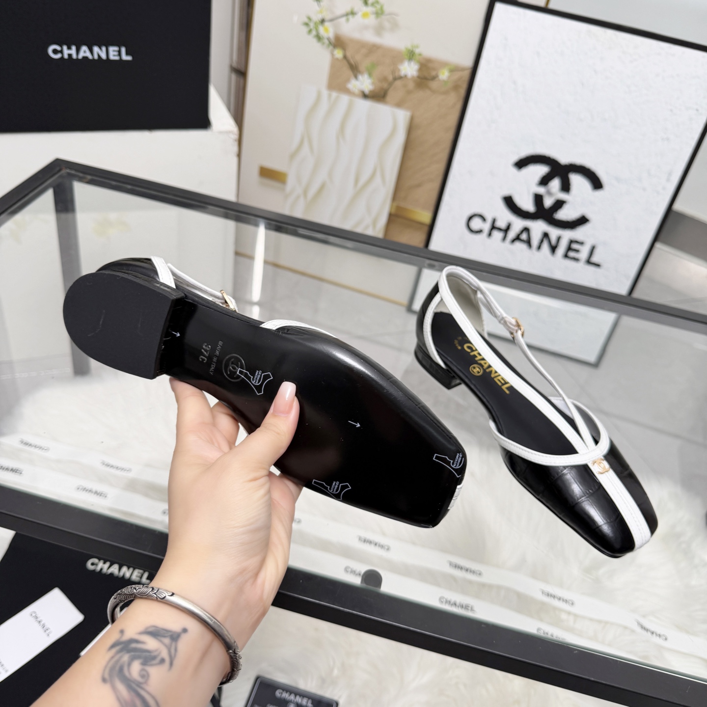 Chanel Style Leather Women's Shoes style reference detail image 9 from source 784199