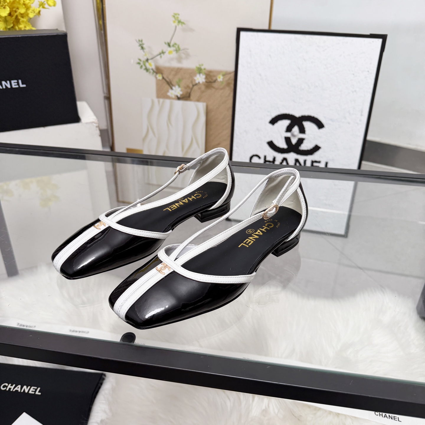 Chanel Style Leather Women's Shoes style reference detail image 8 from source 784201