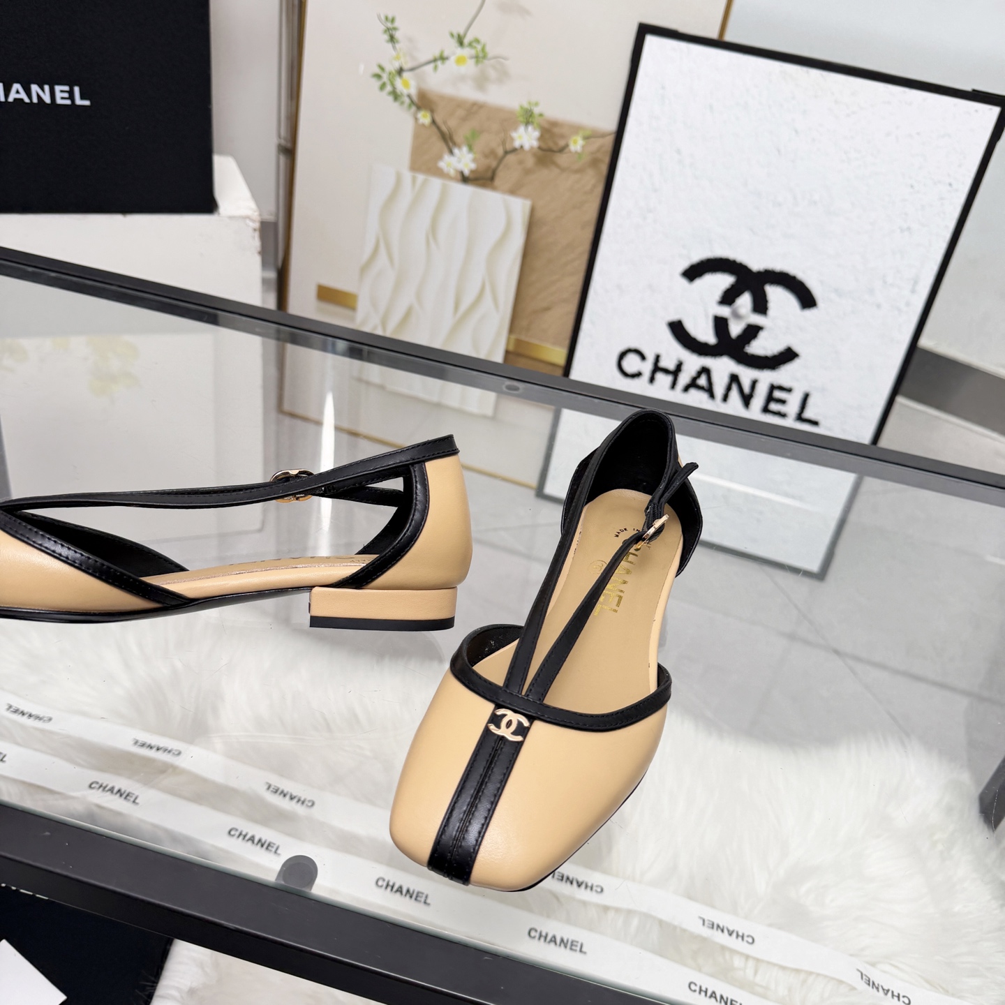 Chanel Style Leather Women's Shoes style reference detail image 5 from source 784202