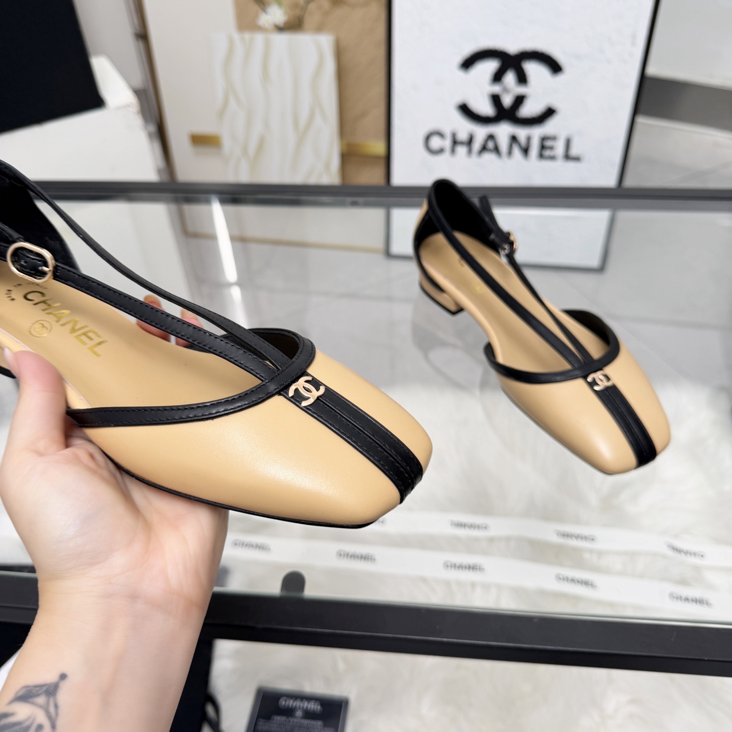 Chanel Style Leather Women's Shoes style reference detail image 7 from source 784202