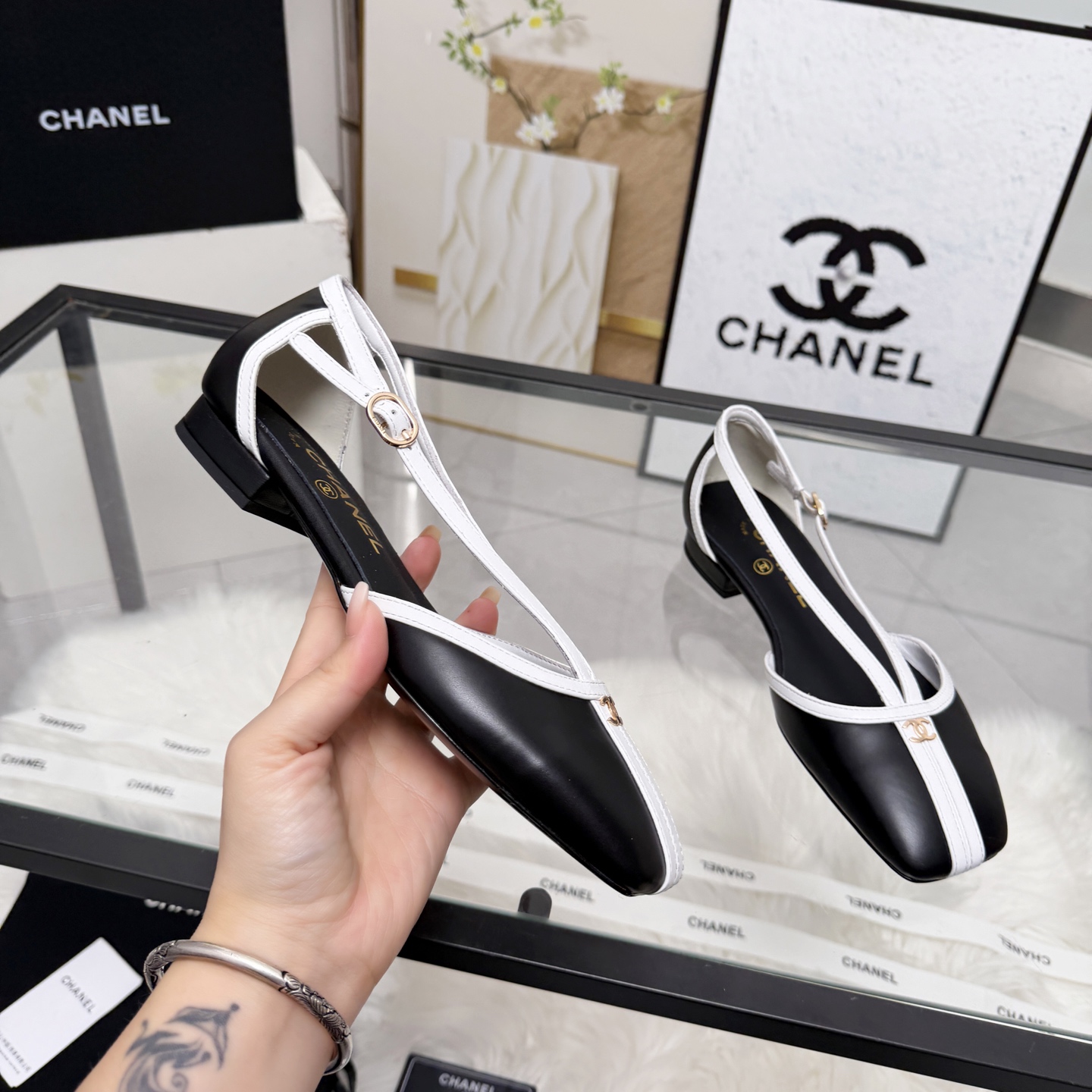 Chanel Style Leather Women's Shoes style reference detail image 1 from source 784203
