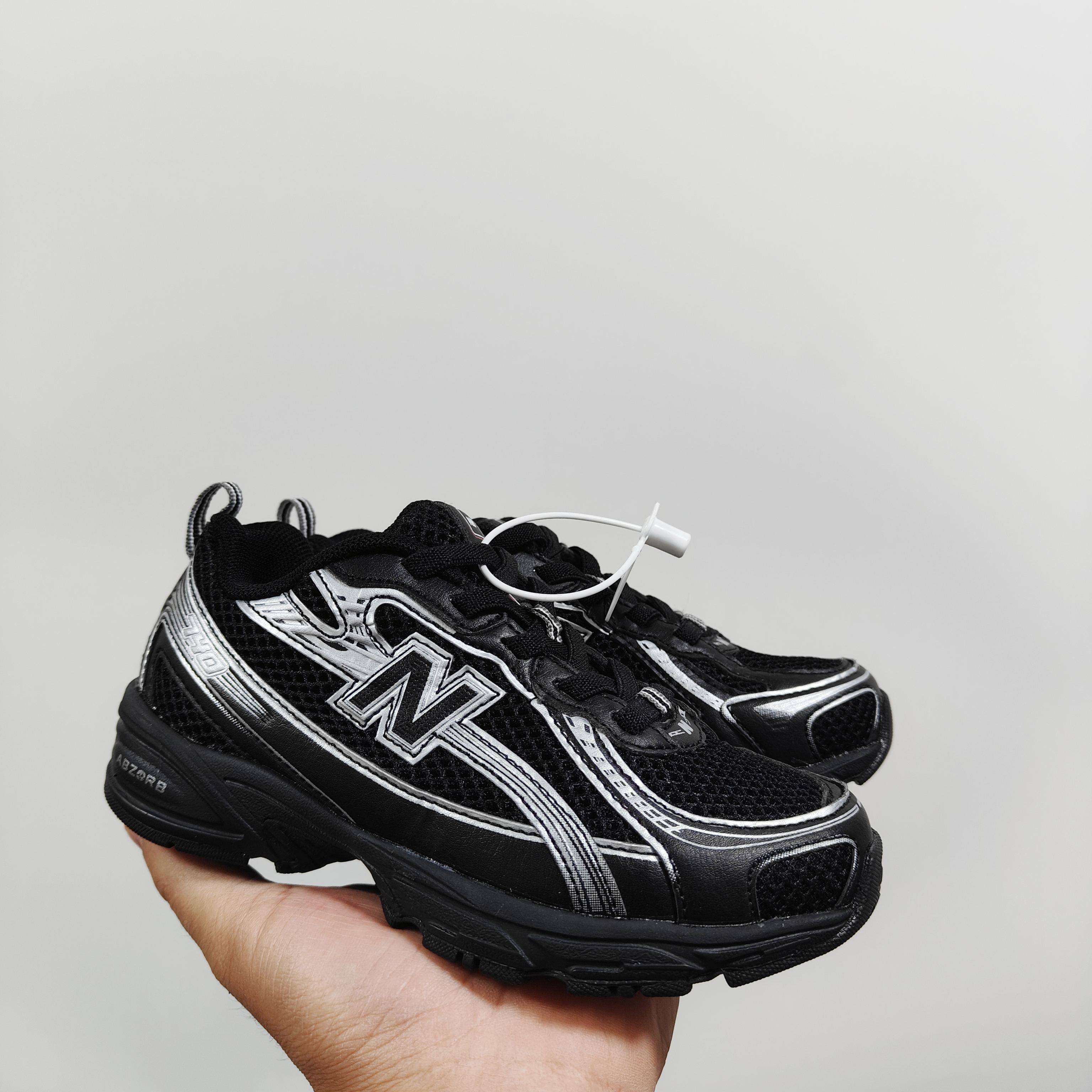 图片[2]-新配色出官方新品 NB 740童鞋26-37码 该系列传承了品牌的诸多优点，大胆创新！堪称经典系列里的经典，也是最为热门的系列！时隔一年，再次带来的童鞋，必属重磅～-选品中心