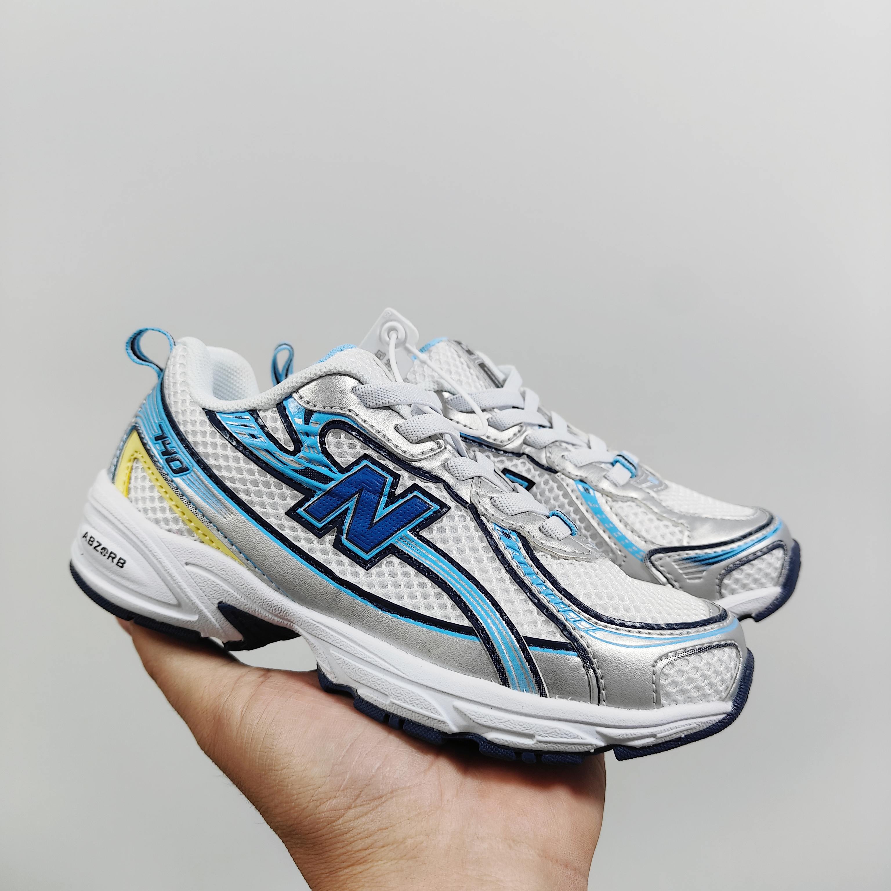 图片[2]-新配色出官方新品 NB 740童鞋26-37码 该系列传承了品牌的诸多优点，大胆创新！堪称经典系列里的经典，也是最为热门的系列！时隔一年，再次带来的童鞋，必属重磅～-选品中心