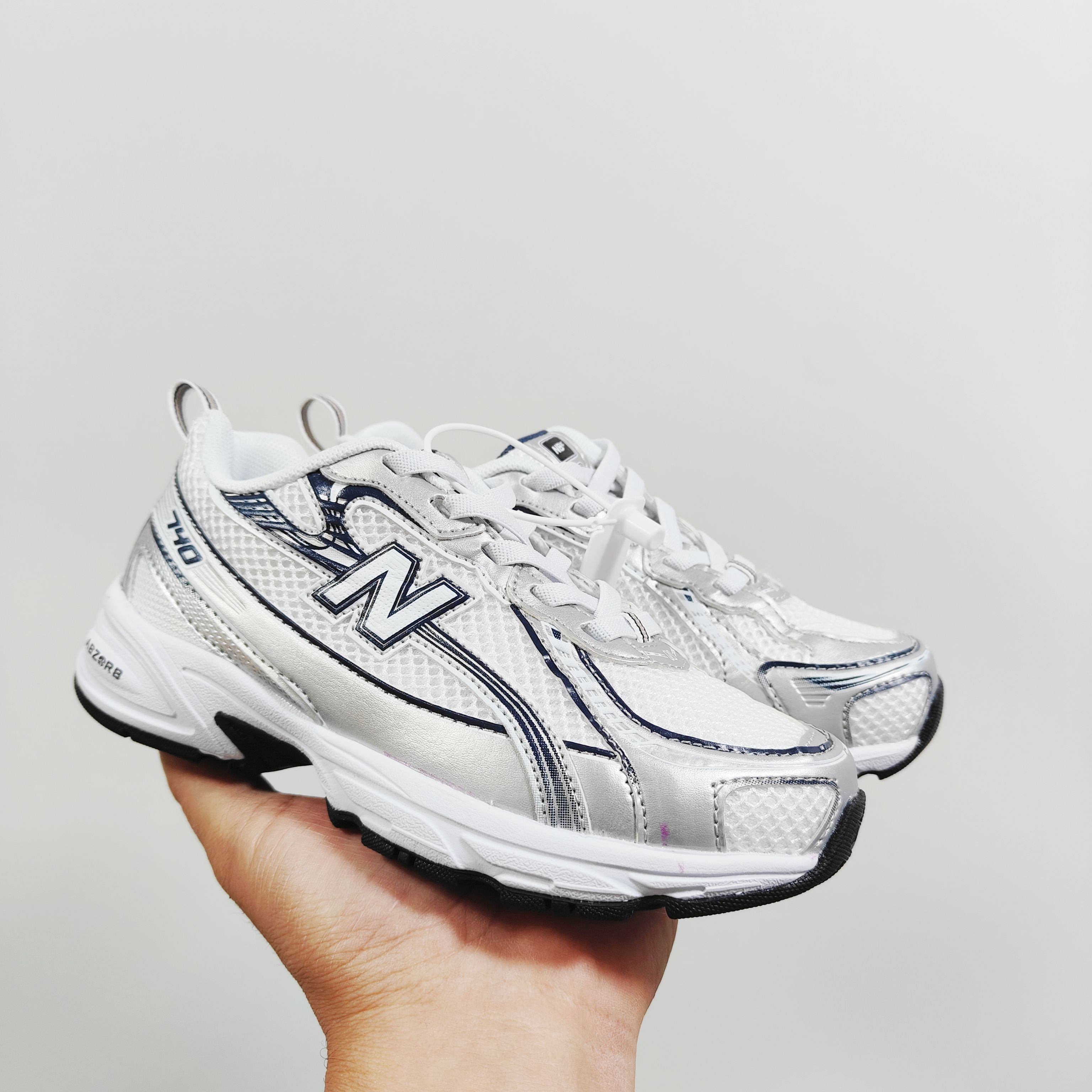 图片[2]-新配色出官方新品 NB 740童鞋26-37码 该系列传承了品牌的诸多优点，大胆创新！堪称经典系列里的经典，也是最为热门的系列！时隔一年，再次带来的童鞋，必属重磅～-选品中心
