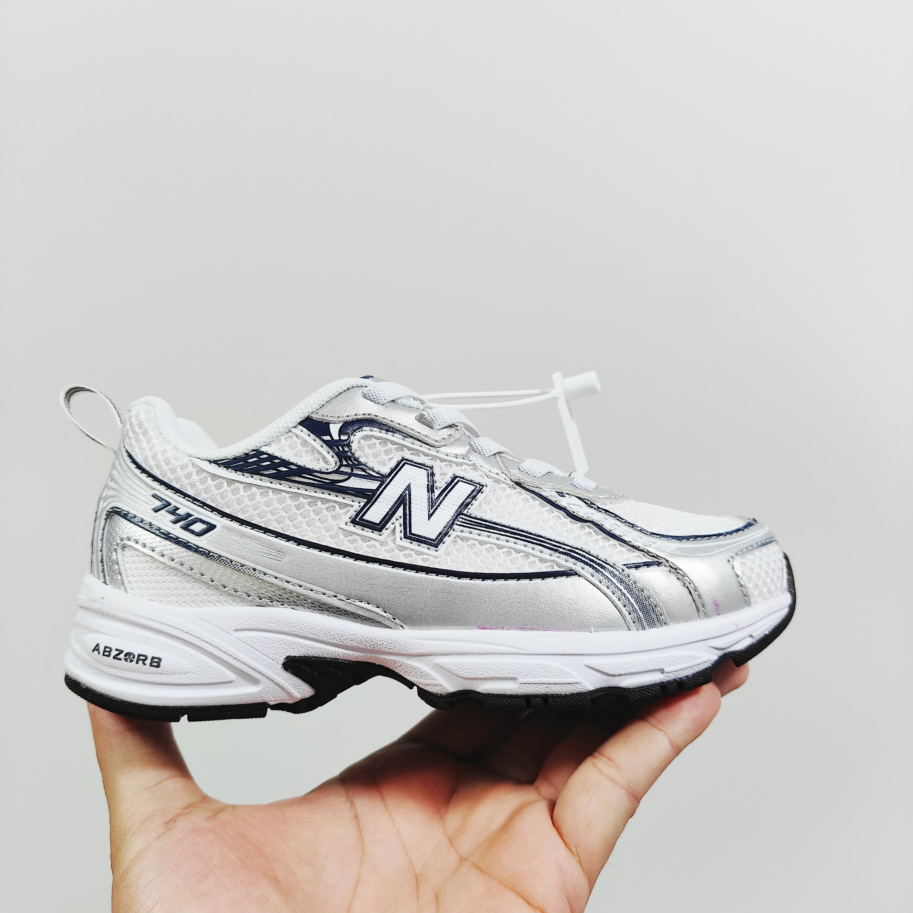 图片[3]-新配色出官方新品 NB 740童鞋26-37码 该系列传承了品牌的诸多优点，大胆创新！堪称经典系列里的经典，也是最为热门的系列！时隔一年，再次带来的童鞋，必属重磅～-选品中心