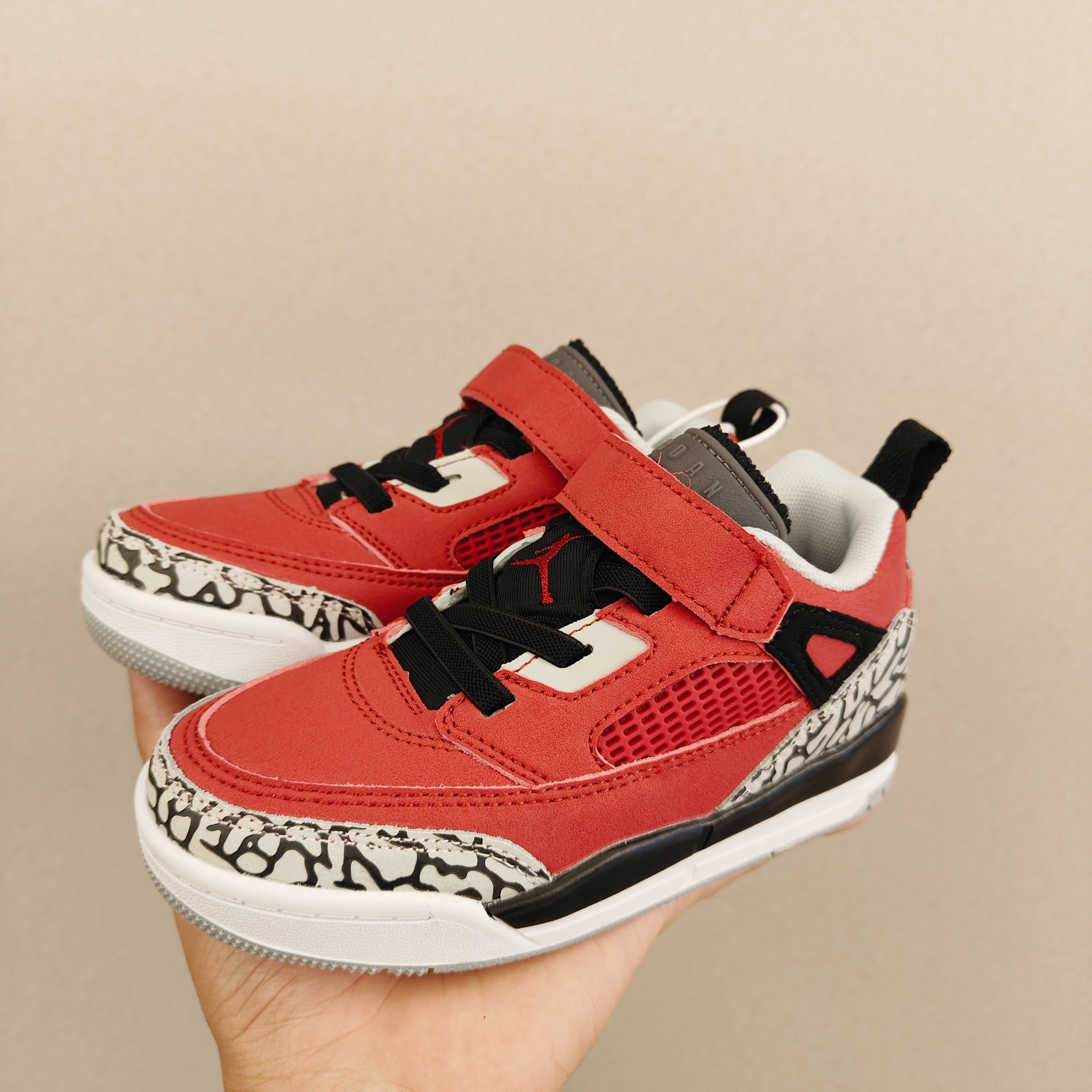 图片[7]-出口订单版本，外国的小朋友脚大，所以我们码数做的比较大。 乔3真标头层魔术扣儿童运动鞋 尺码：28-40码 经典乔丹系列❤️ 魔术扣➕松紧带设计，穿脱自如✔️ 中帮款式设计，保护稚嫩脚踝👍🏻 上脚超级洋气-选品中心