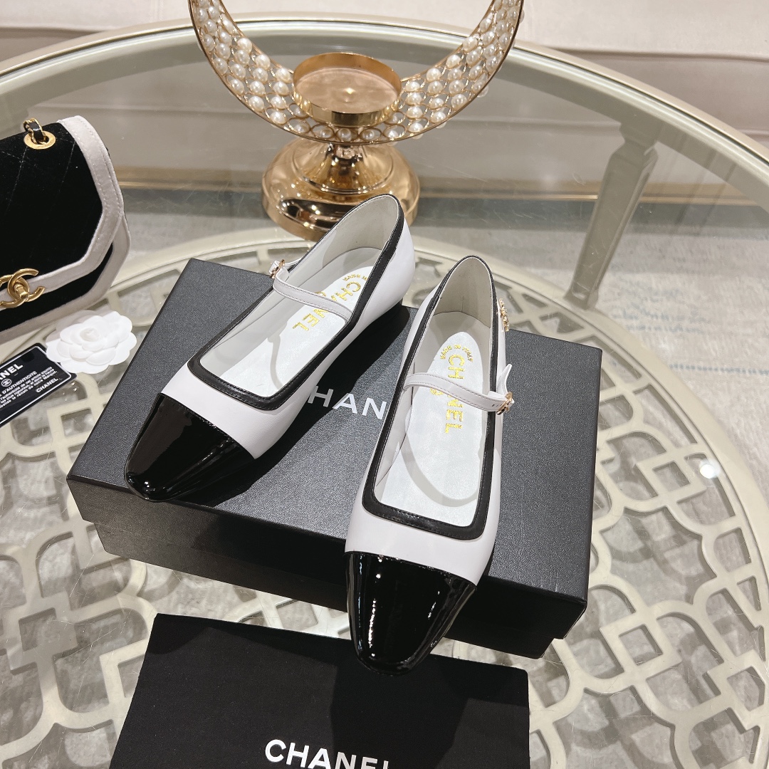 2024 Xiaoxiang Mary Jane: Stylish Empty Sandals with Fragrant Details - 图片 5