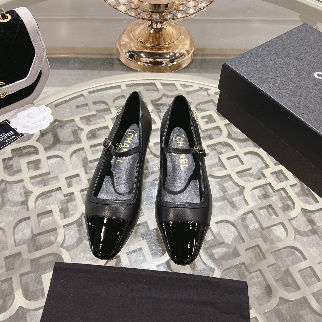 2024 Xiaoxiang Mary Jane: Elegant Empty Sandals with Fragrant Design