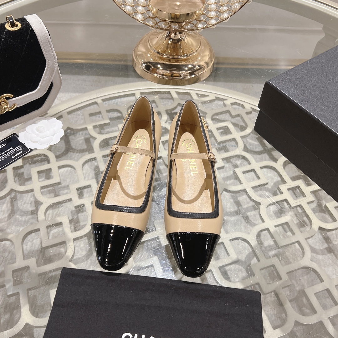 2024 Xiaoxiang Mary Jane: Stylish Empty Sandals with Fragrant Leather