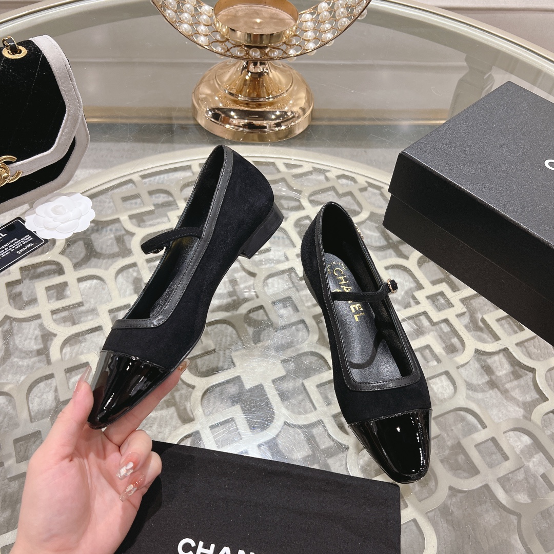 2024 Xiaoxiang Mary Jane: Stylish Empty Sandals with Fragrant Leather, Perfect Match - 图片 4