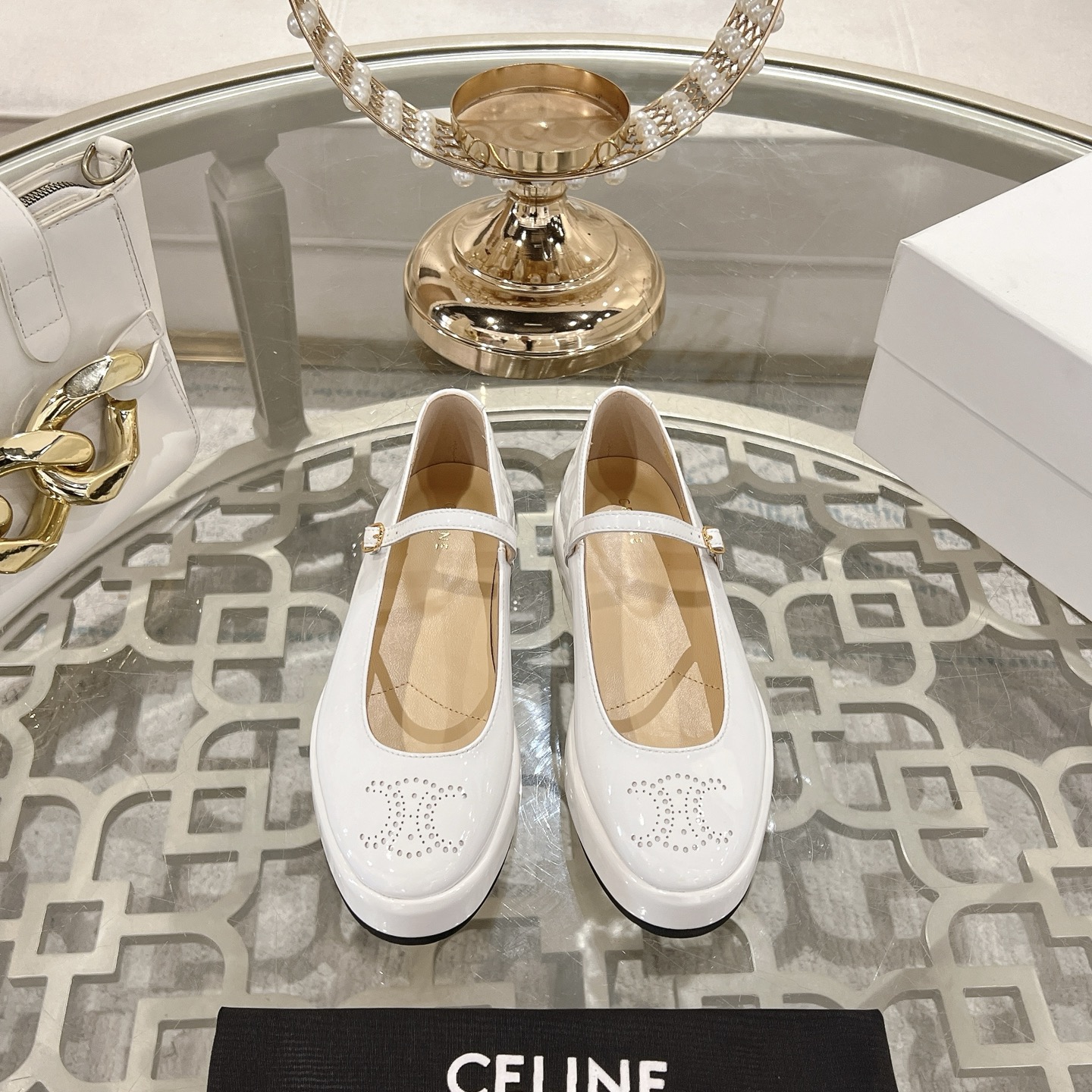 NO:258532,Celine 25ss Spring and summer new Roman thick-soled Arc de Triomphe loafers must have vacation style Celine classic, thick-soled single shoes Original version purchased and developed The latest counter Imported patent leather (super soft and comfortable) Inner imported sheepskin Outsole Original version open-molded rubber sole Size35-41 (41 customized, non-return and exchange), single shoes, celine, celine, loafers, sheepskin19860909Celine 25ss春夏新款罗马厚底凯旋门 乐福鞋 度假风必备 赛琳经典款,厚底单鞋 原版本购入开发 专柜最新 面料进口漆皮（超级柔软舒适） 内里进口羊皮 大底原版本开模橡胶大底 Size35-41（41订做不退换）,单鞋,celine,celine,loafers,sheepskin,Women's Shoes