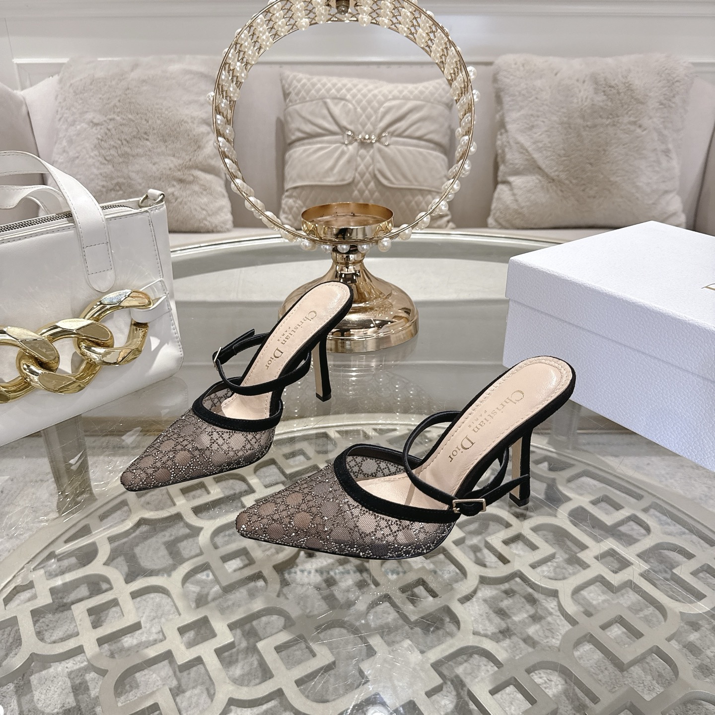 Dior Elegant Pointed Toe Kitten Heels with Rhinestone Embellishments 5 i1742966599614 5016 0 2