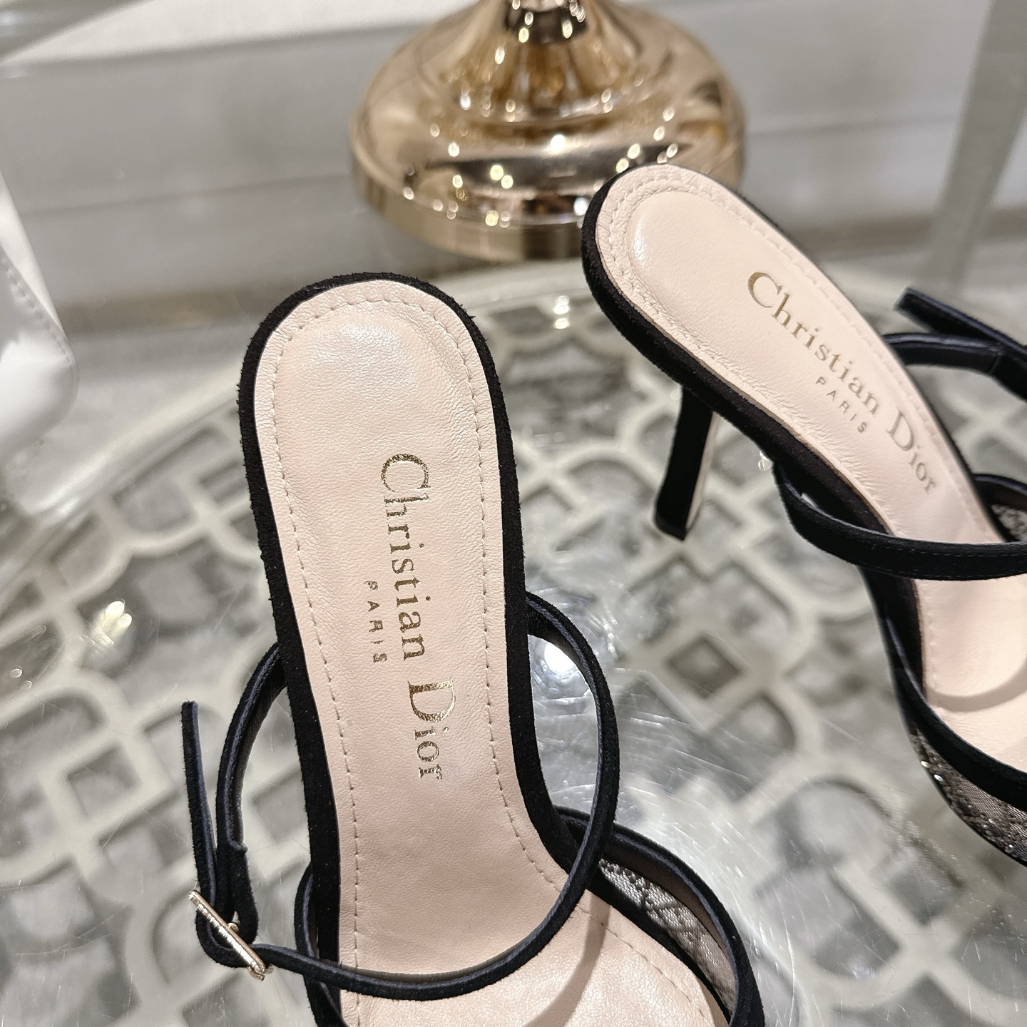 Dior Elegant Pointed Toe Kitten Heels with Rhinestone Embellishments 8 i1742966600518 9580 0 6