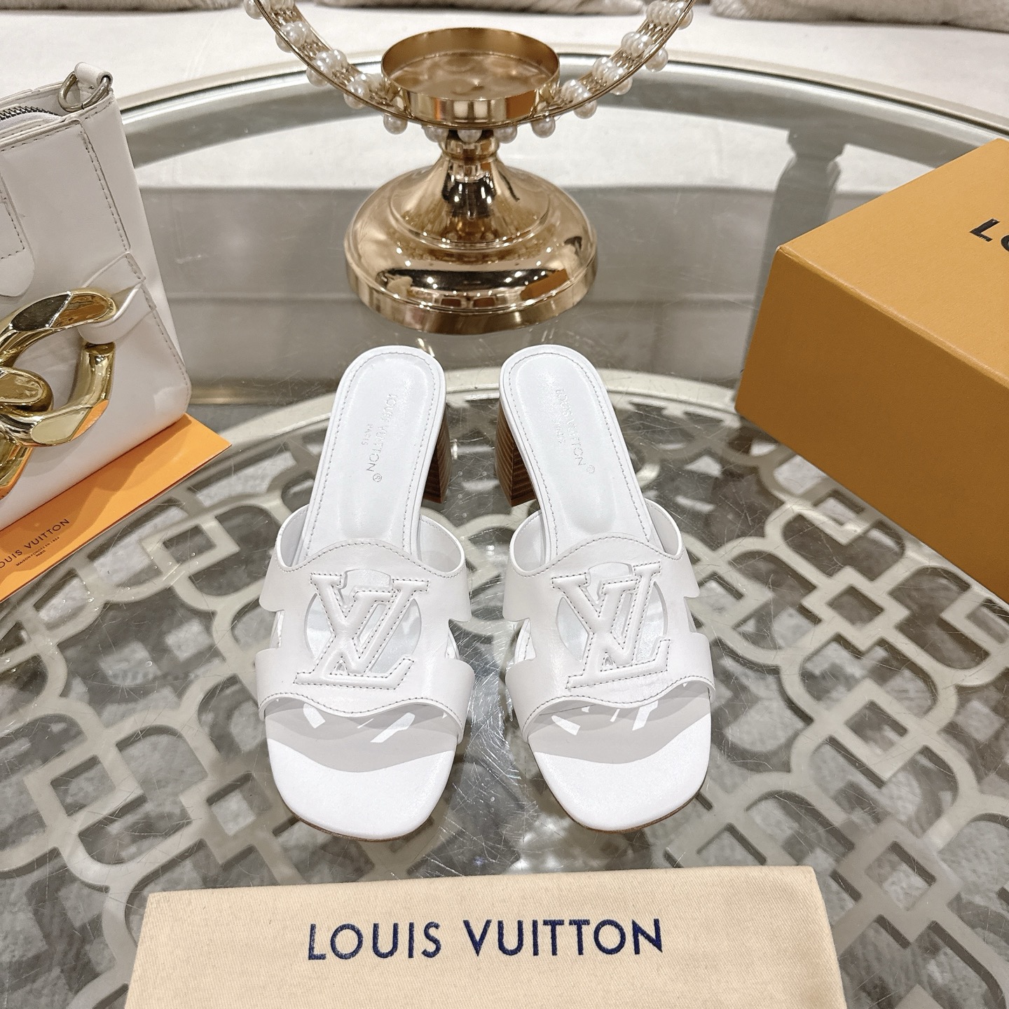Louis Vuitton 2025 Spring/Summer White Leather Heeled Sandals - Stylish & Chic 3 i1743059860722 9951 0 0