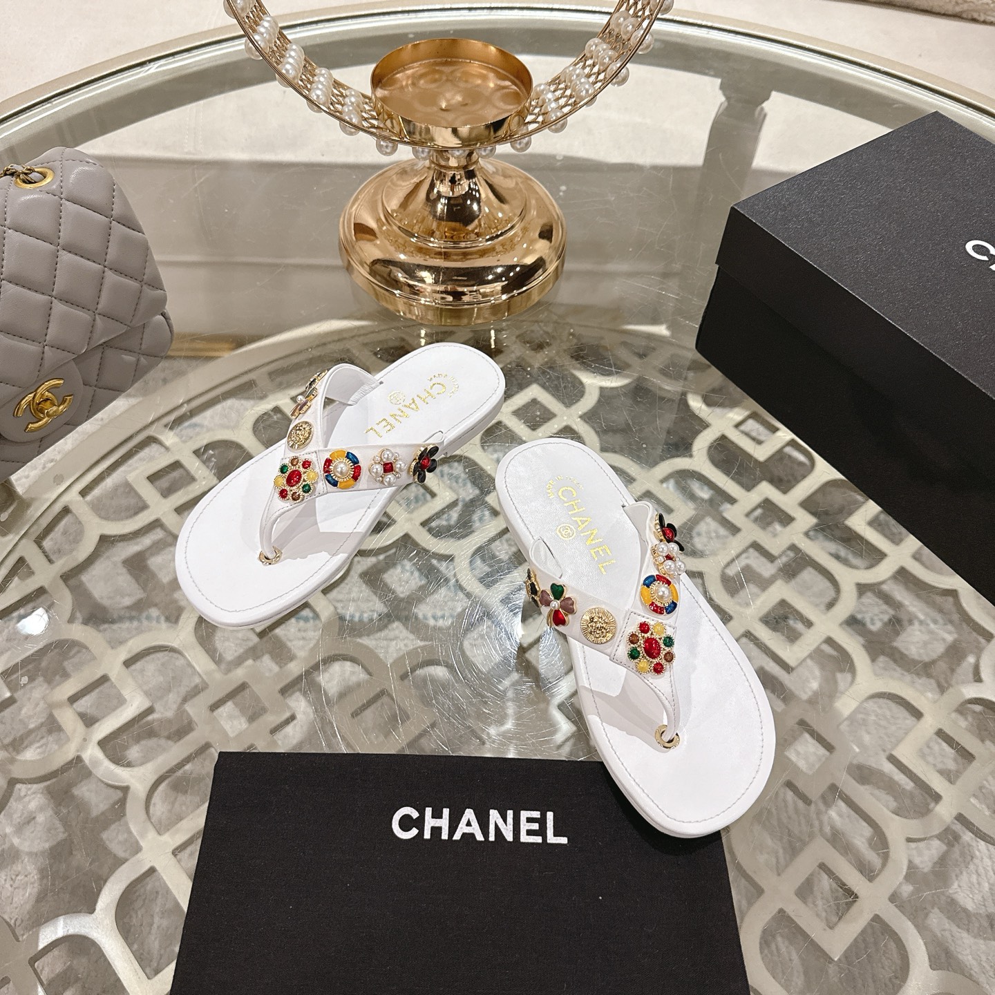 [Chanel Women