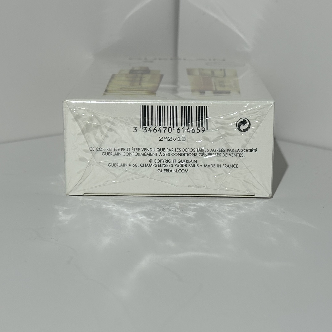 125💰
娇兰帝皇蜂姿两件套！内含：双管精华50ml+复原蜜50ml。
