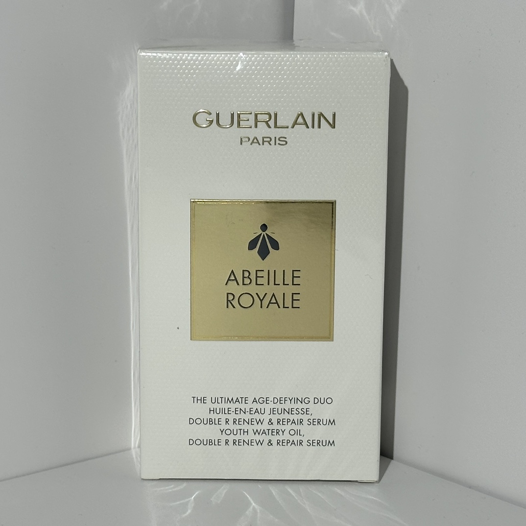 125💰
娇兰帝皇蜂姿两件套！内含：双管精华50ml+复原蜜50ml。