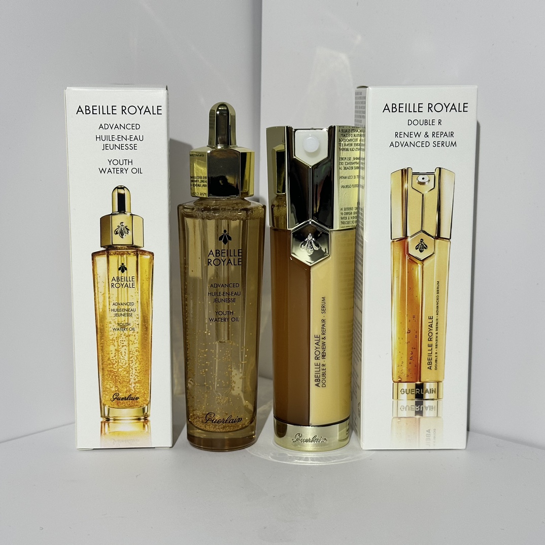 125💰
娇兰帝皇蜂姿两件套！内含：双管精华50ml+复原蜜50ml。