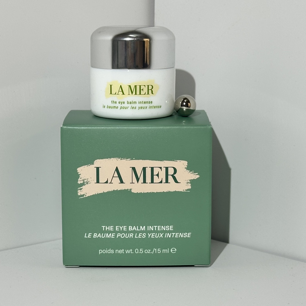 Crema para ojos La Mer, frasco blanco, 15ml.