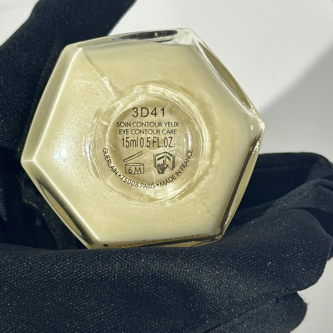 50💰
娇兰帝皇蜂姿眼霜15ml！