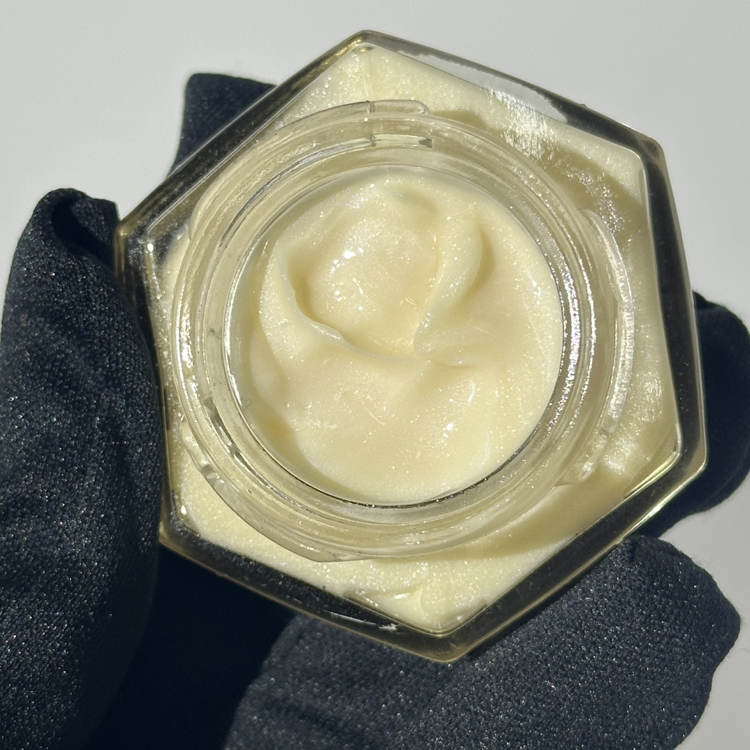 50💰
娇兰帝皇蜂姿眼霜15ml！