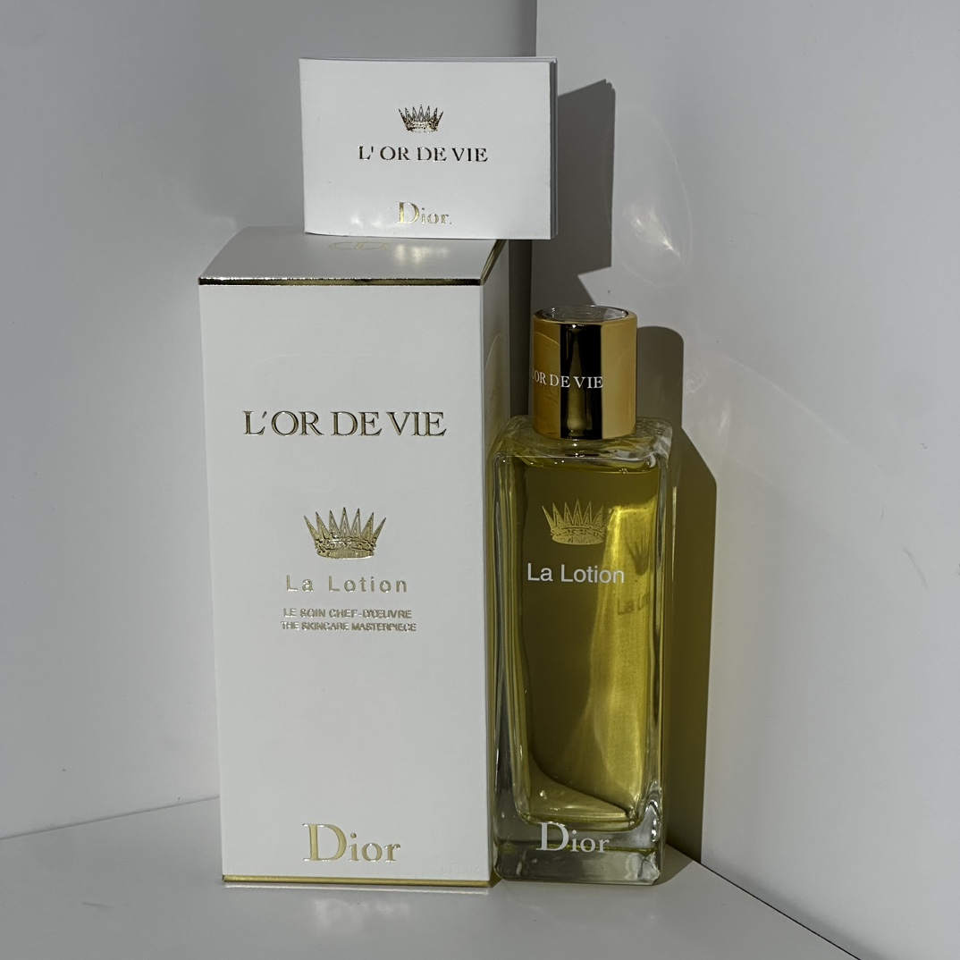 28! (Nota del pedido: Dior黄金水) Dior凝世黄金水 180ml, código 3X09A1! Incluye etiqueta en chino. Nuevo Dior凝世金颜典藏精粹露 180ml, ag…